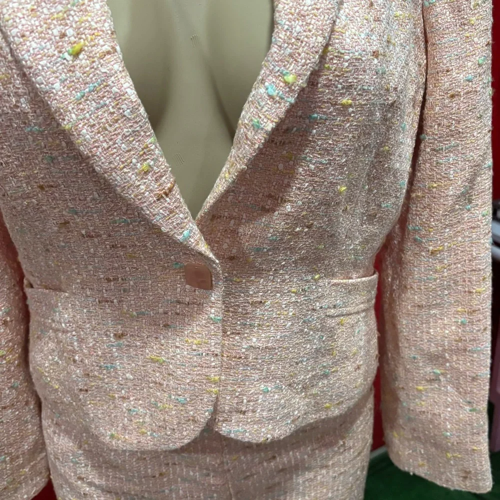 Sara Campbell Textured Pink Blazer and Skirt Set - Picture 5 of 6